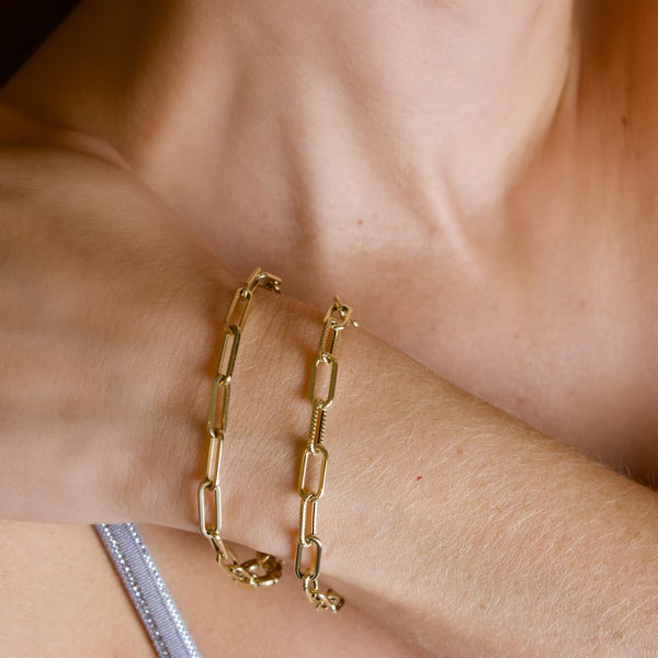 Pulsera con clip de papel